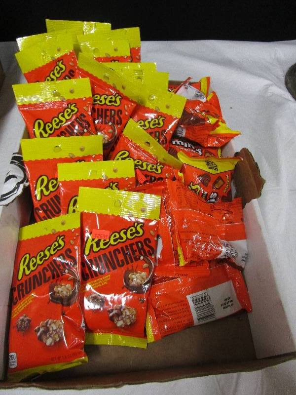 lot 111 image: assortement of 28 reeses bags