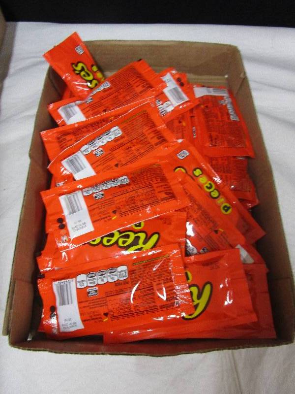 lot 116 image: 31 Reeses Pieces Bags