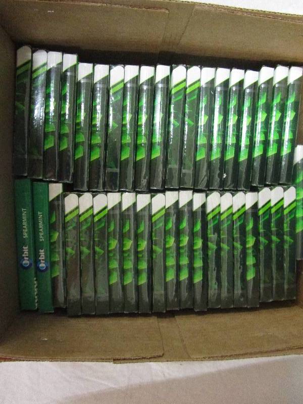lot 136 image: 40 Packs of Gum