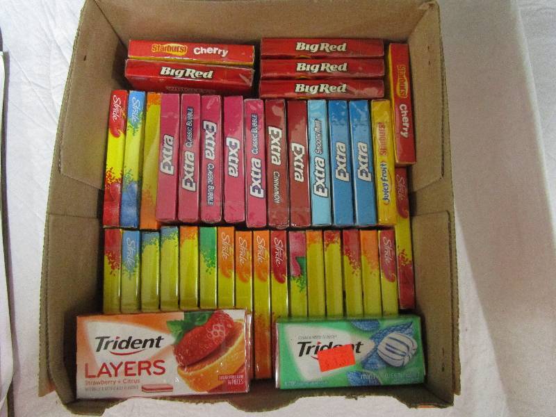 lot 138 image: 40 packs of Gum