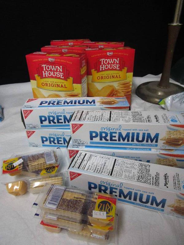 lot 147 image: 16 Boxes of Crackers