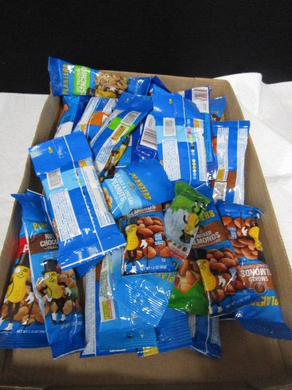 lot 158 image: 30 Bags of Penuts and Almunds