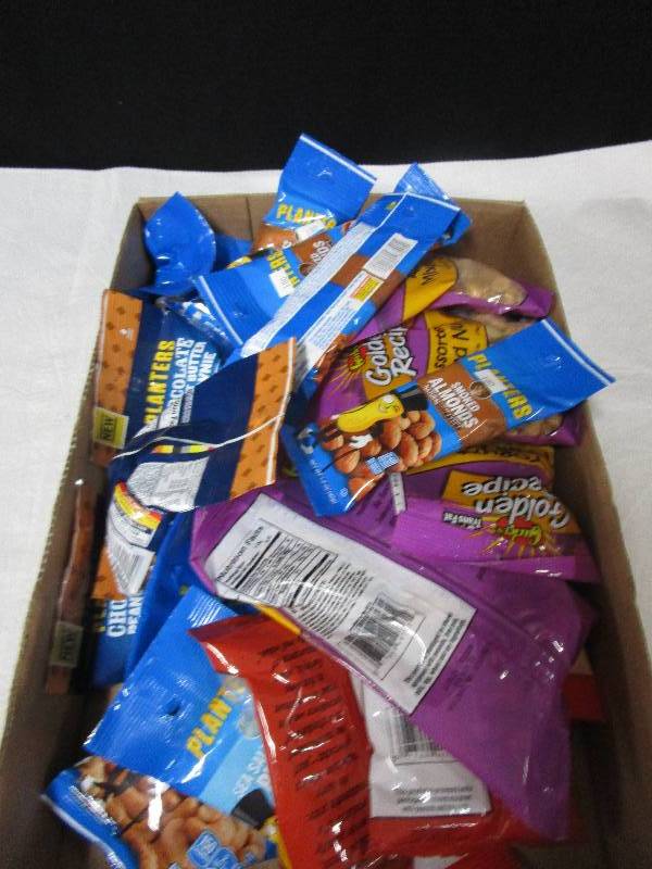 lot 160 image: 25 bags of nuts and snacks