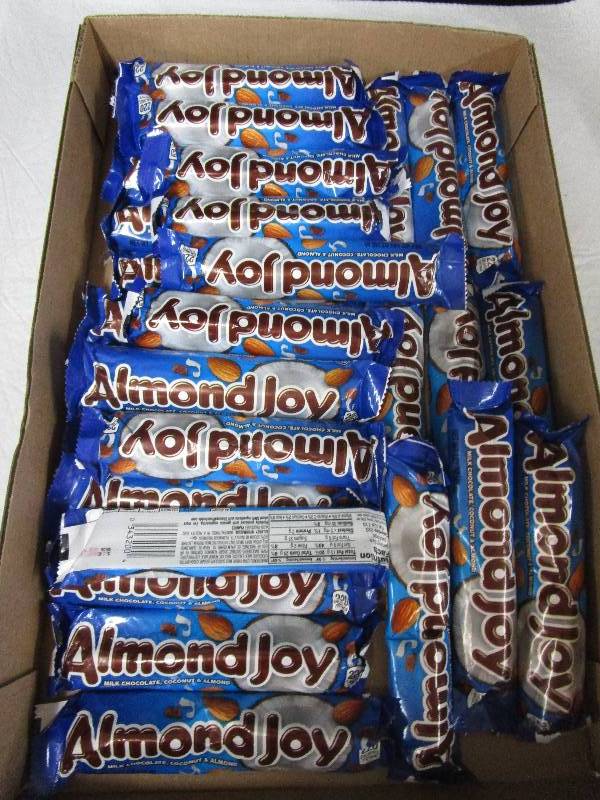 lot 174 image: 30 Amound Joys