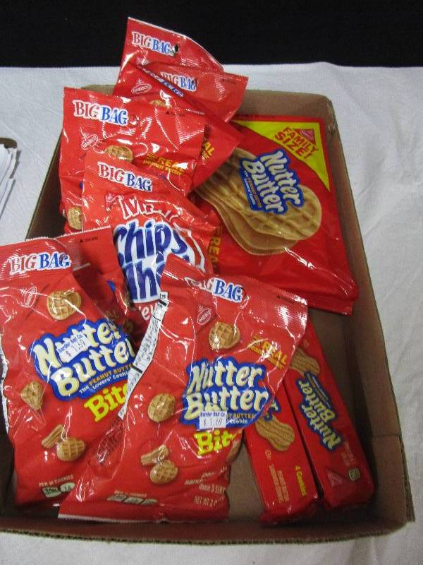 lot 180 image: 12 packs of Cookies