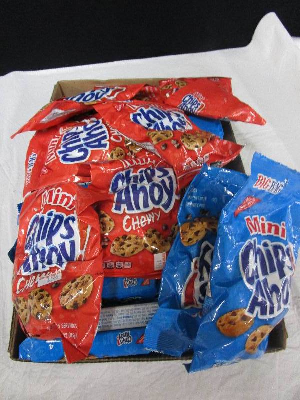 lot 181 image: 29 packs of Cookies