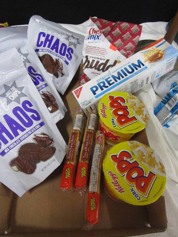 lot 189 image: 8 Snacks