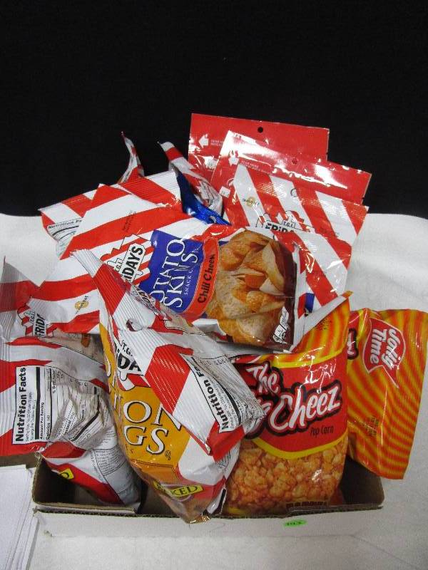 lot 195 image: 12 Bags of snacks