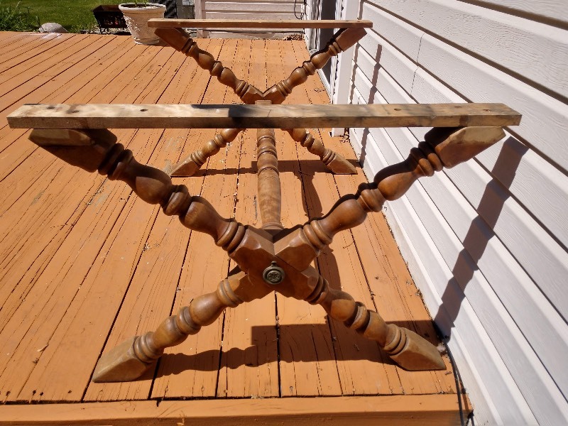 lot 26 image: Antique Wood Table Base