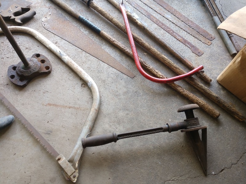 lot 42 image: Vintage Saws and Vintage Tools