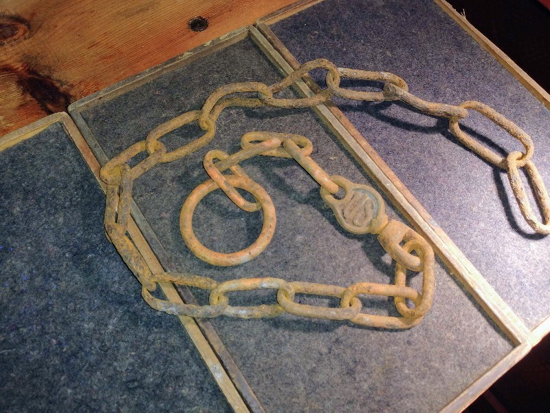 lot 56 image: Antique Civil War Chain, Flag included