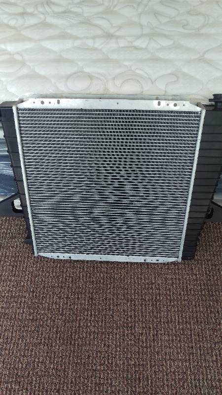 lot 19 image: NEW- CAR RADIATOR