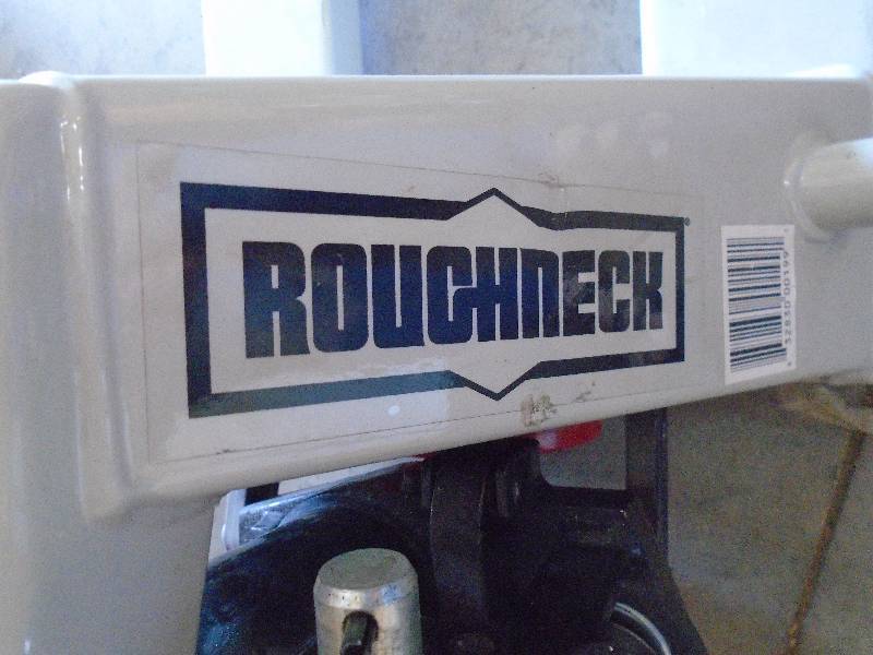 lot 7 image: Roughneck Pallet Jack