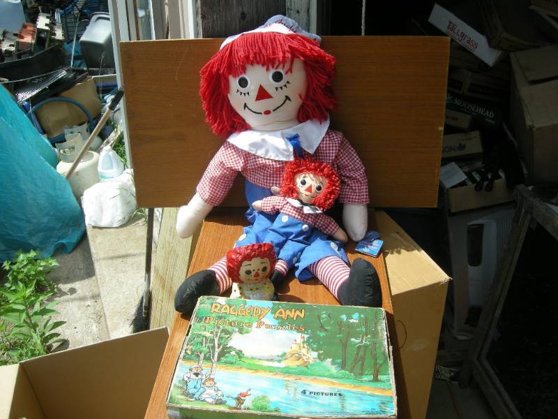 lot 26 image: Raggedy AnnAndy