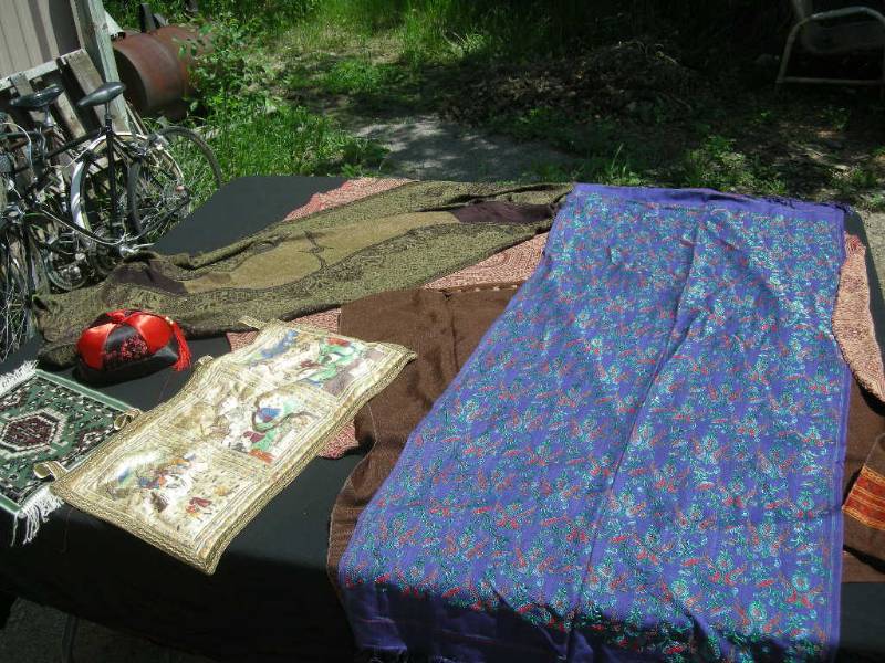 lot 33 image: Oriental Tapestries, Rugs, Hat, etc.