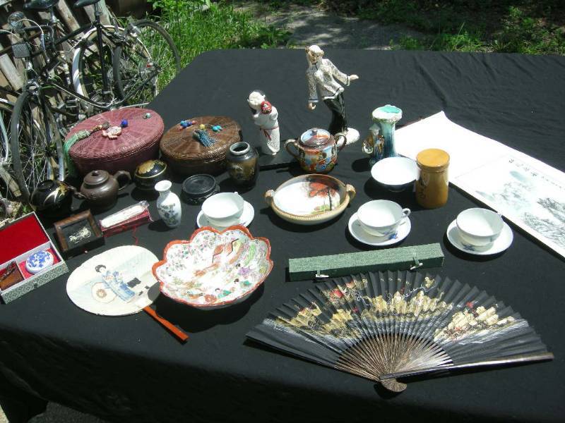 lot 34 image: Vintage Oriental Baskets, Bowls, Figures, Decor