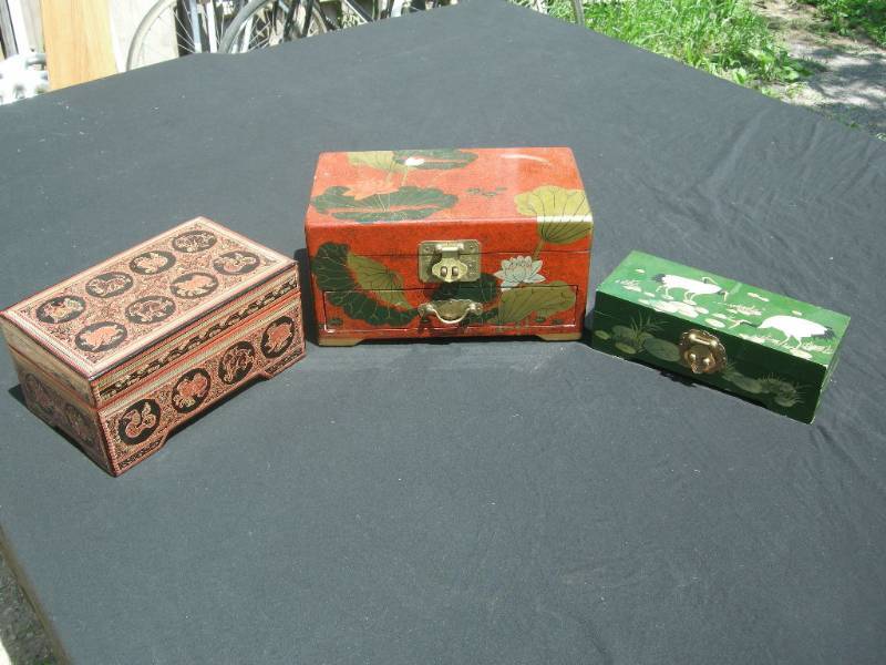 lot 36 image: Vintage Oriental Hinged Boxes