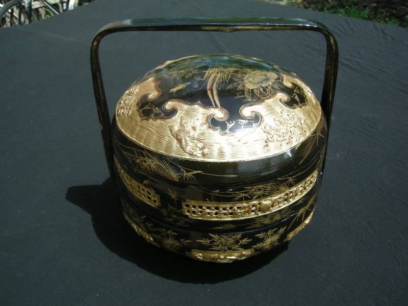 lot 39 image: Oriental LacquerGold Steam Basket