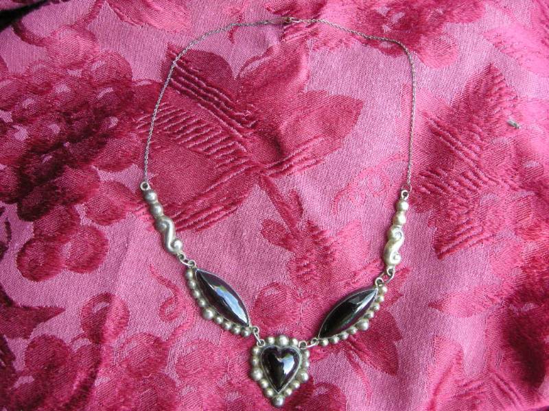lot 56 image: Vintage Silver Necklace
