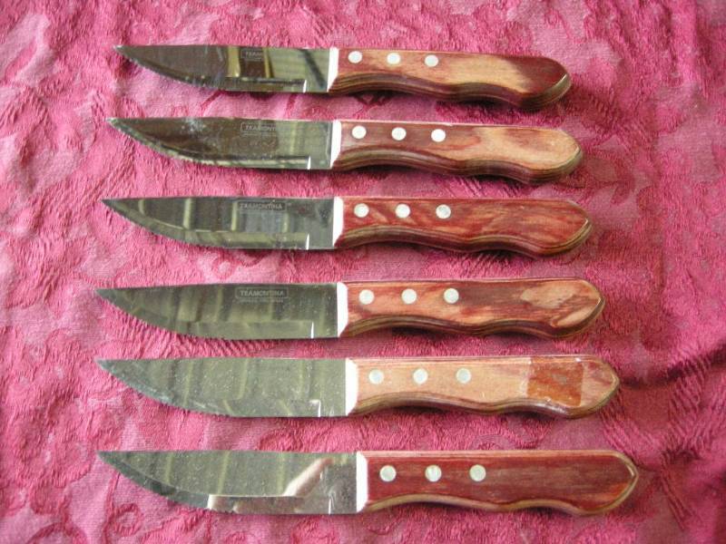 lot 76 image: 6 Vintage Tramontina Steak Knives
