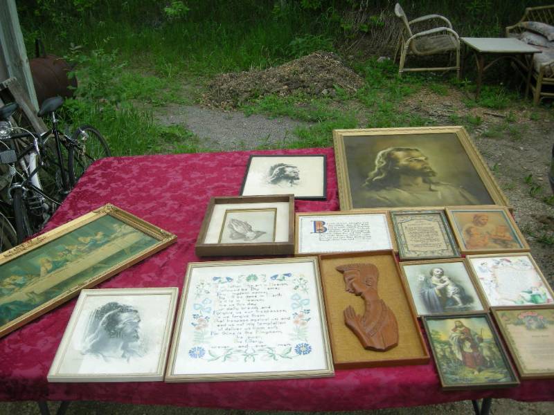 lot 83 image: Vintage Religious Prints