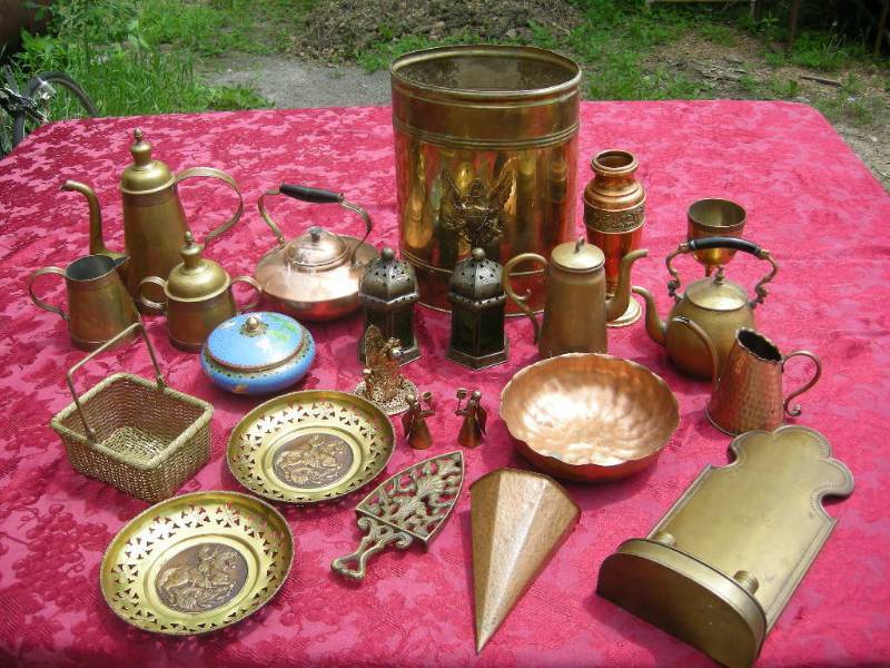 lot 84 image: Vintage Copper, Brass Sets, Items