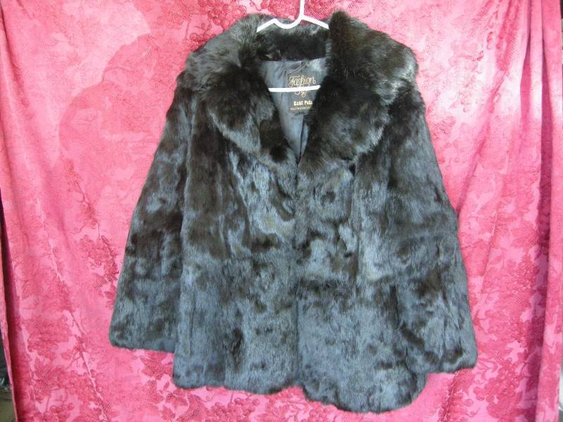 lot 86 image: Amazing Vintage German Mink Coat