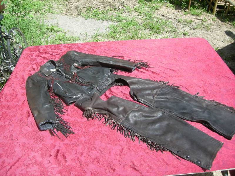lot 90 image: Womens Leather Coat and Chaps