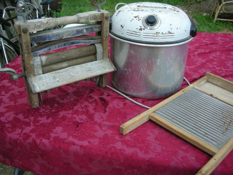 lot 104 image: Antique Clothes Washing Items
