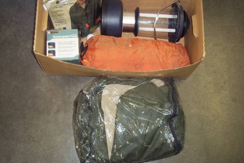 lot 38 image: Camping Set