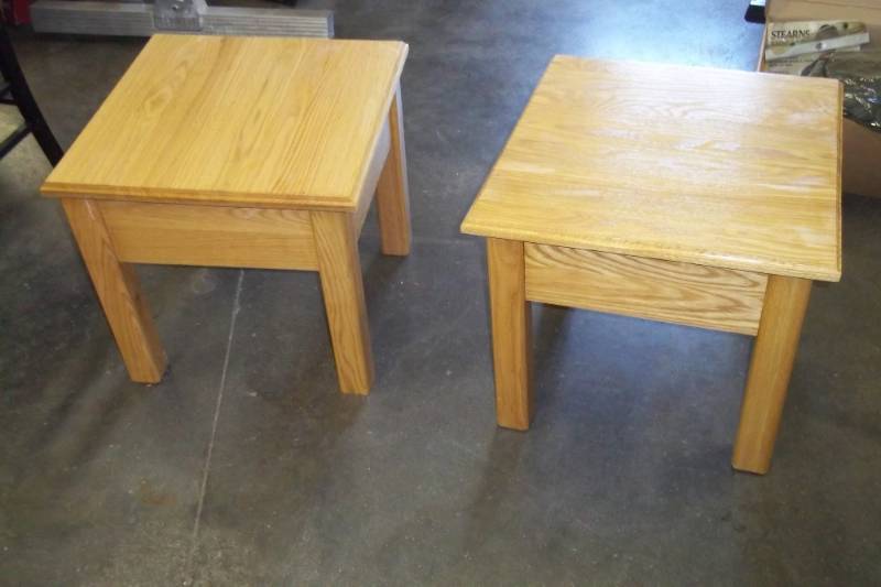 lot 39 image: Pair of End Tables