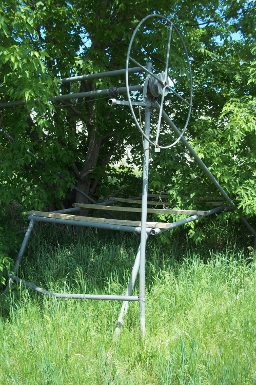 lot 49 image: Steel 78 Wide Boat lift