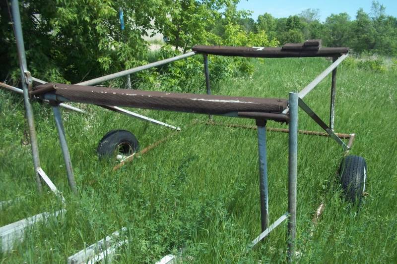 lot 50 image: Steel 78 Wide Boat lift
