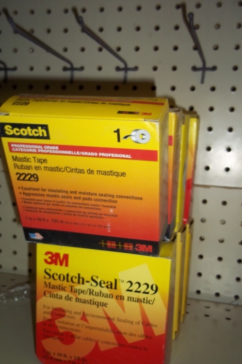 lot 54 image: 3M 10 rolls 2229 Tape