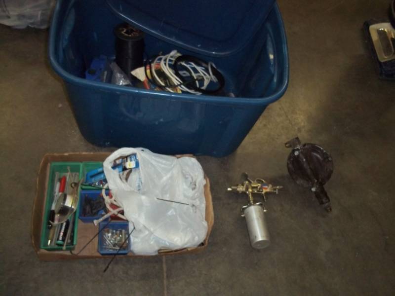 lot 59 image: Paint Gun with tote and hardware