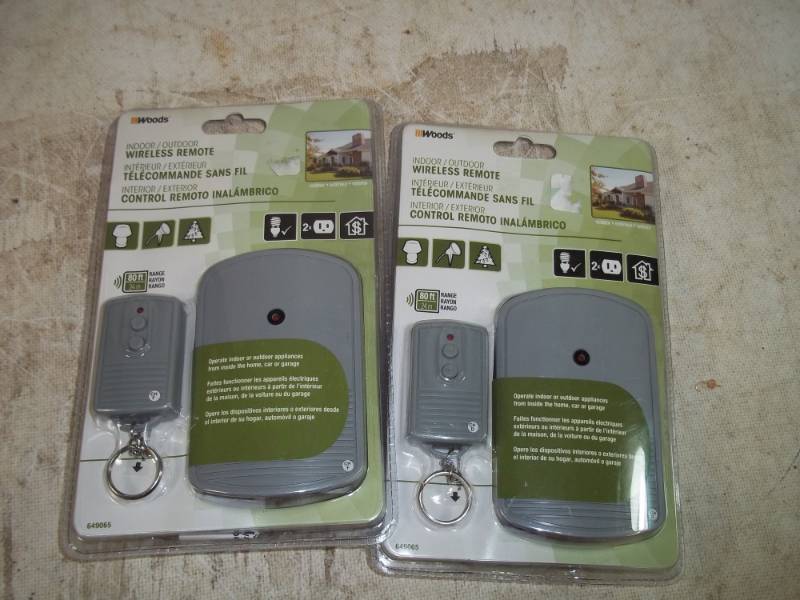 lot 94 image: Pair of Wireless remote switches