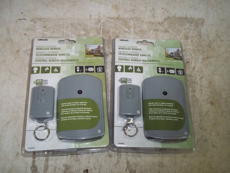 lot 96 image: Pair of Wireless remote switches
