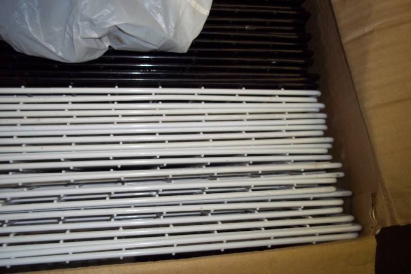 lot 131 image: Black and White wire shelving