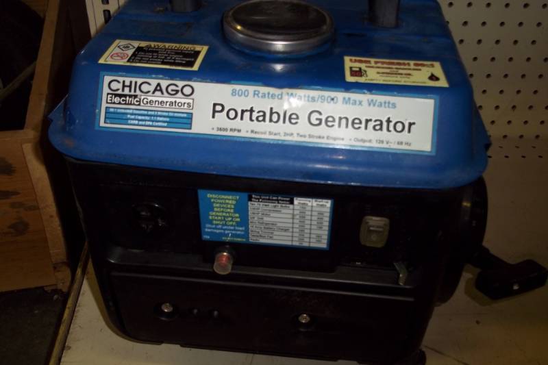 lot 132 image: Chicago 800W Portable Generator