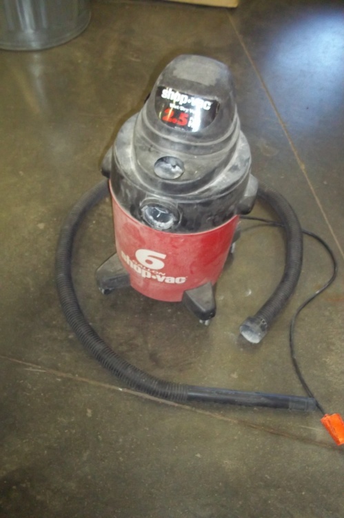lot 138 image: 6 gallon Shop Vac