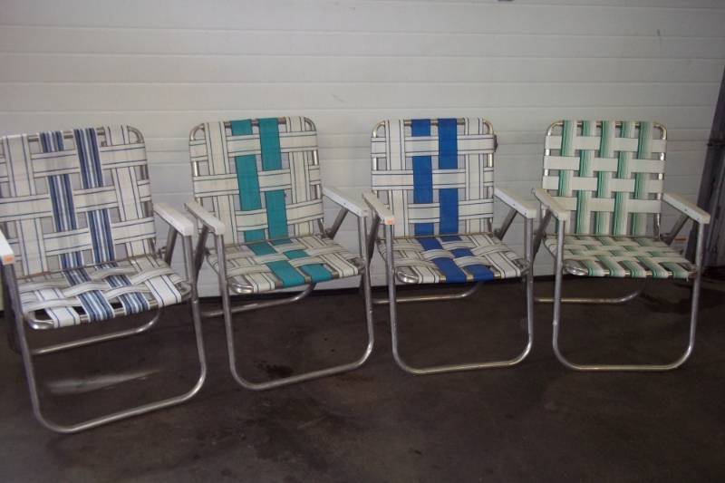 lot 150 image: 4 folding lawn chairs