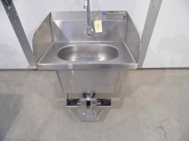 lot 3 image: Stainless Steel Sink