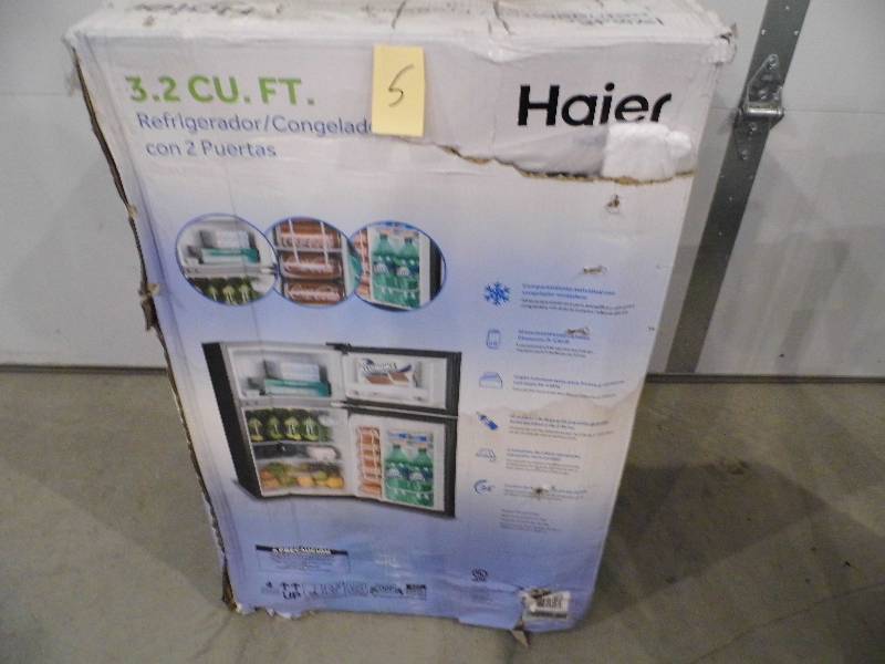 lot 5 image: Haire Fridge