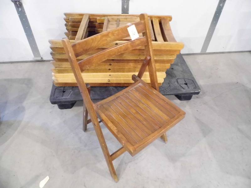 lot 16 image: Lot of 10 Wooden Folding Chairs
