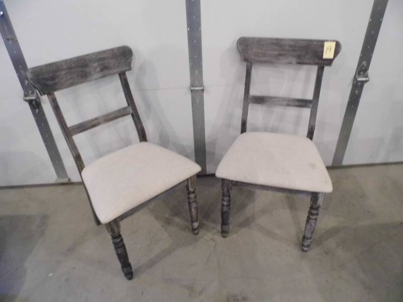 lot 19 image: Lot of 2 Wooden Chairs