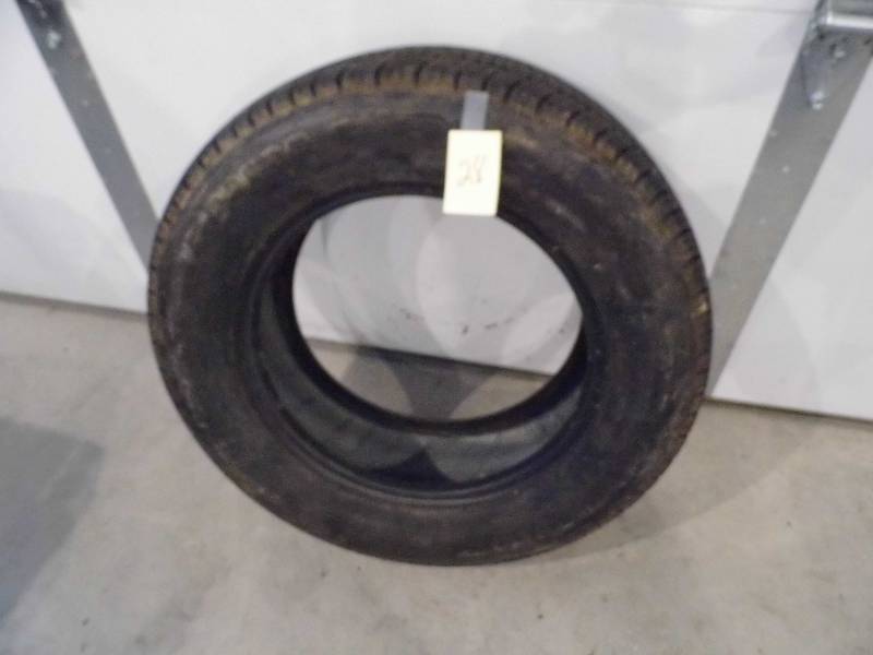 lot 28 image: Road Handeler Tire