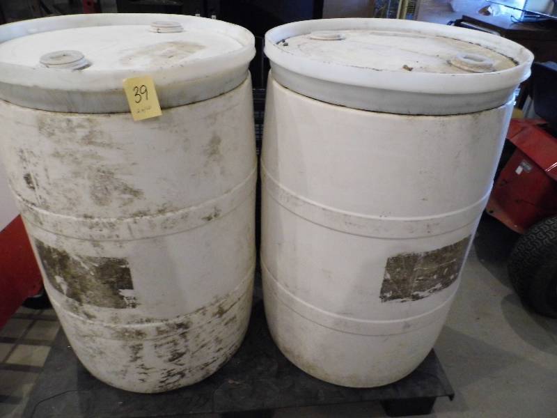 lot 39 image: Lot of 2 Barrels w Lids