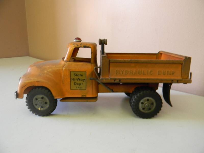 lot 3 image: VINTAGE & RARE - 1950s Tonka-State-Hi-Way  Dept-Hydraulic - Side - Dump Truck - Rare - AWESOME PIECE - SEE PICTURES