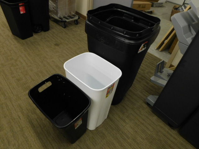 lot 93 image: TRASH CANS