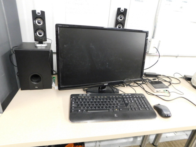 lot 99 image: DESKTOP COMPUTER MONITOR, KEYBOARD AND MOUSE